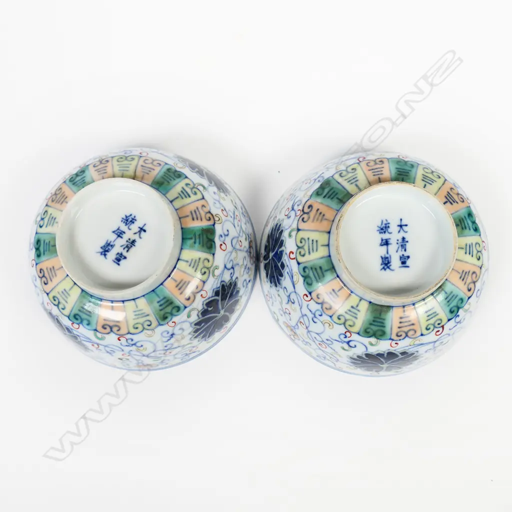 A pair of Chinese doucai rice bowls, Image 1++