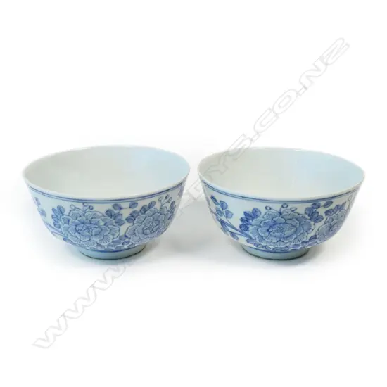 A pair of Chinese rice bowls,