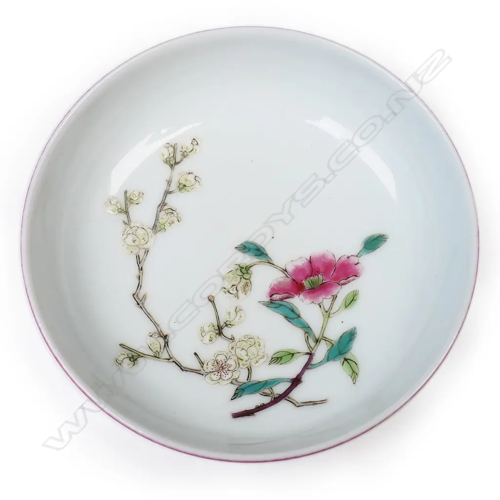 A quality Chinese porcelain famille rose small dish, Image 1++