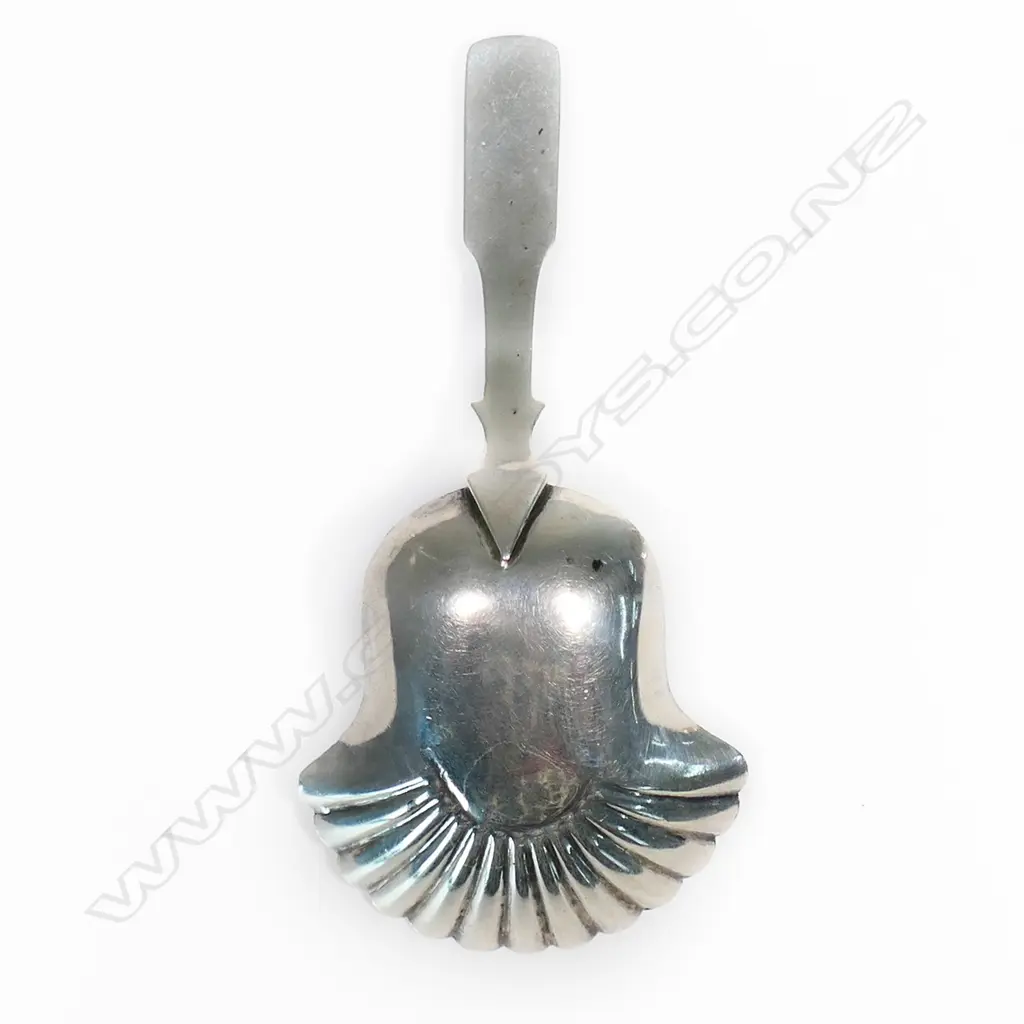 A Victorian silver caddy spoon, Image 1++