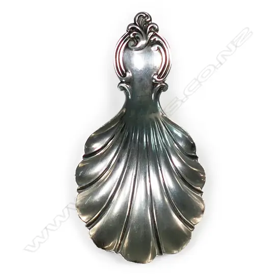 A Victorian silver caddy spoon,