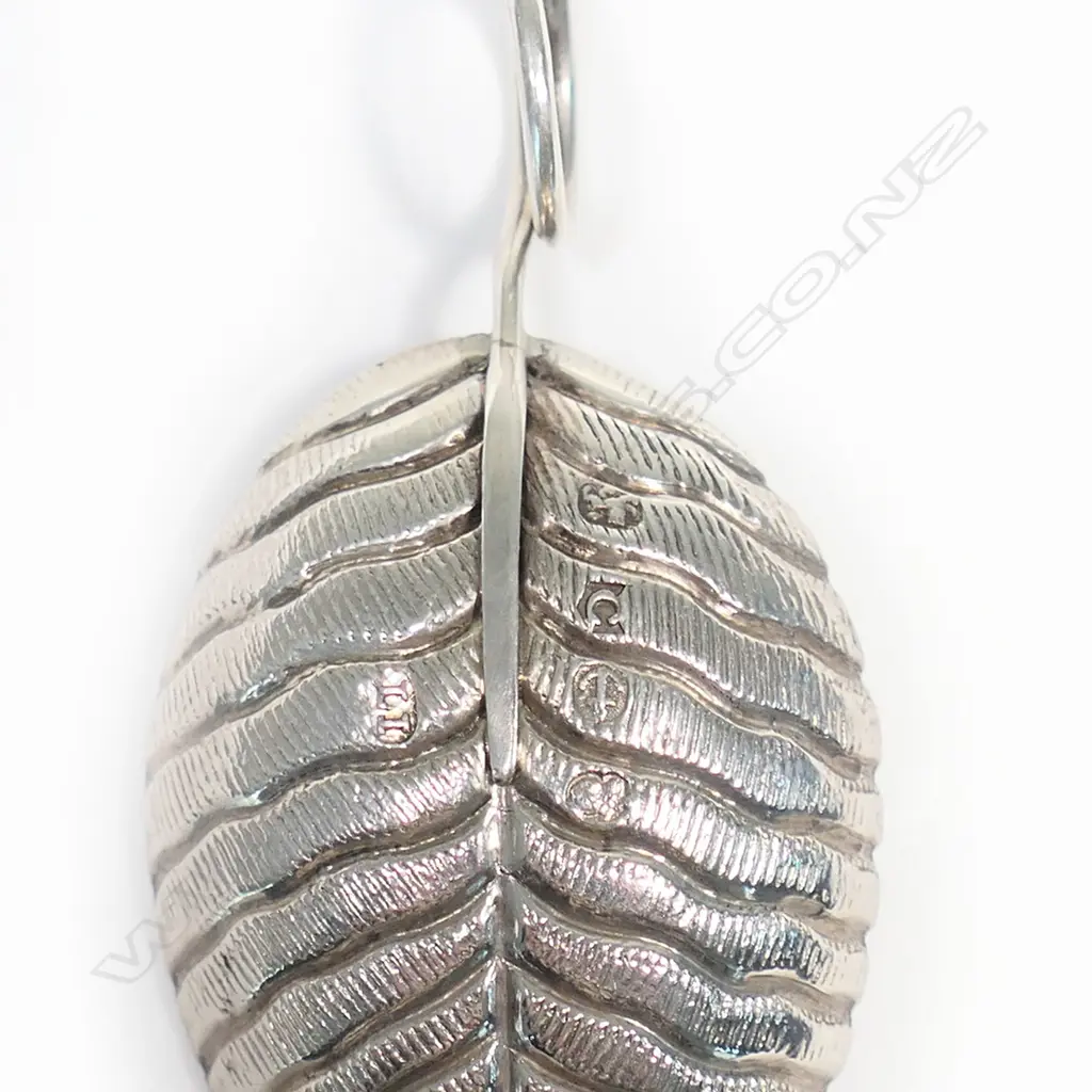 A George III silver novelty caddy spoon, Image 1++