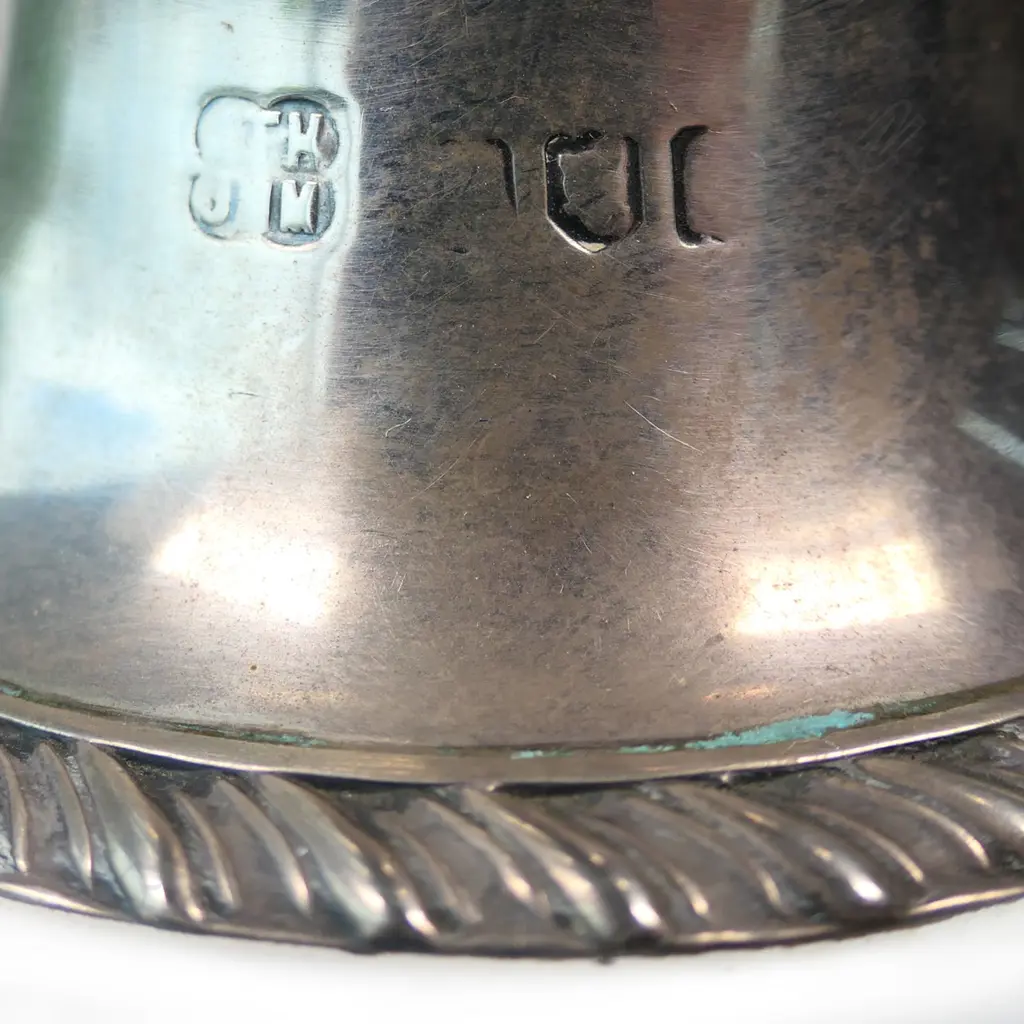 A large silver collared 'glug glug' decanter, Image 1++