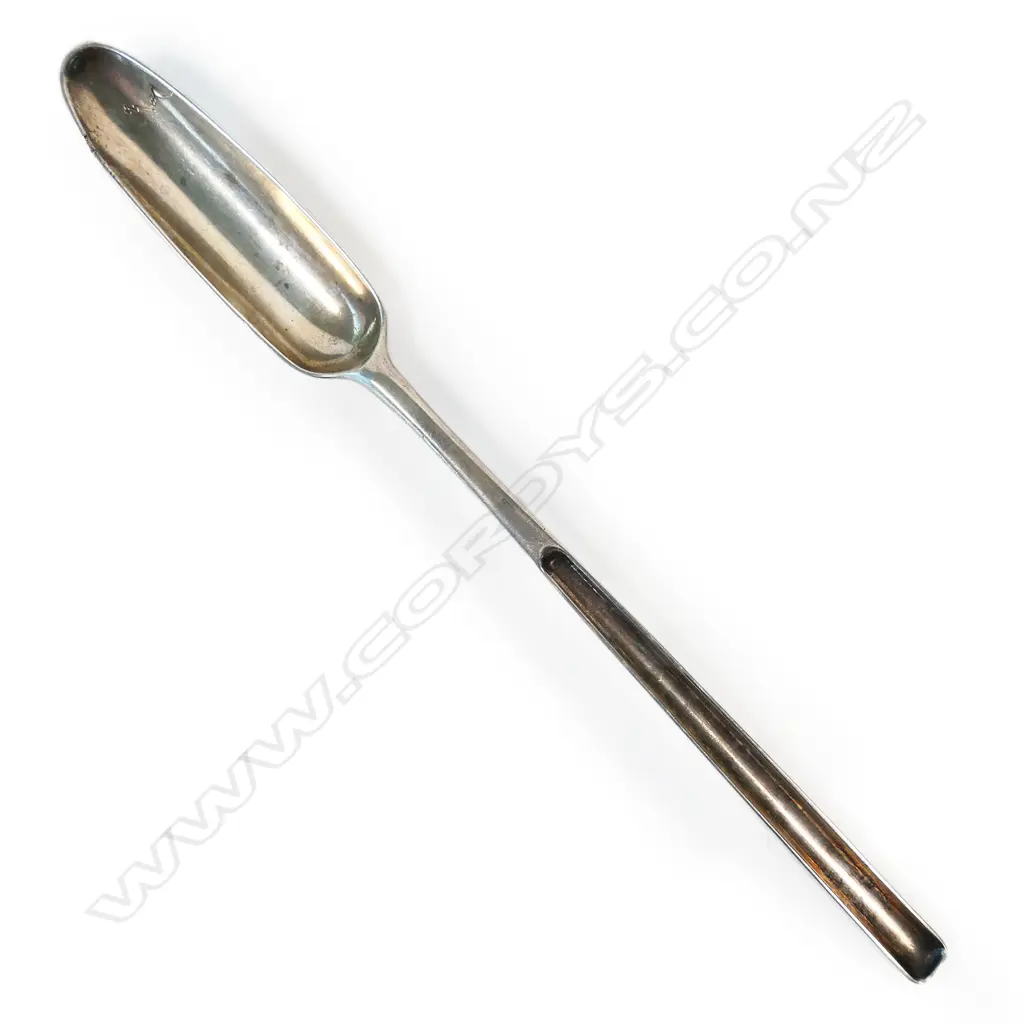 A George III silver marrow scoop, Image 1++