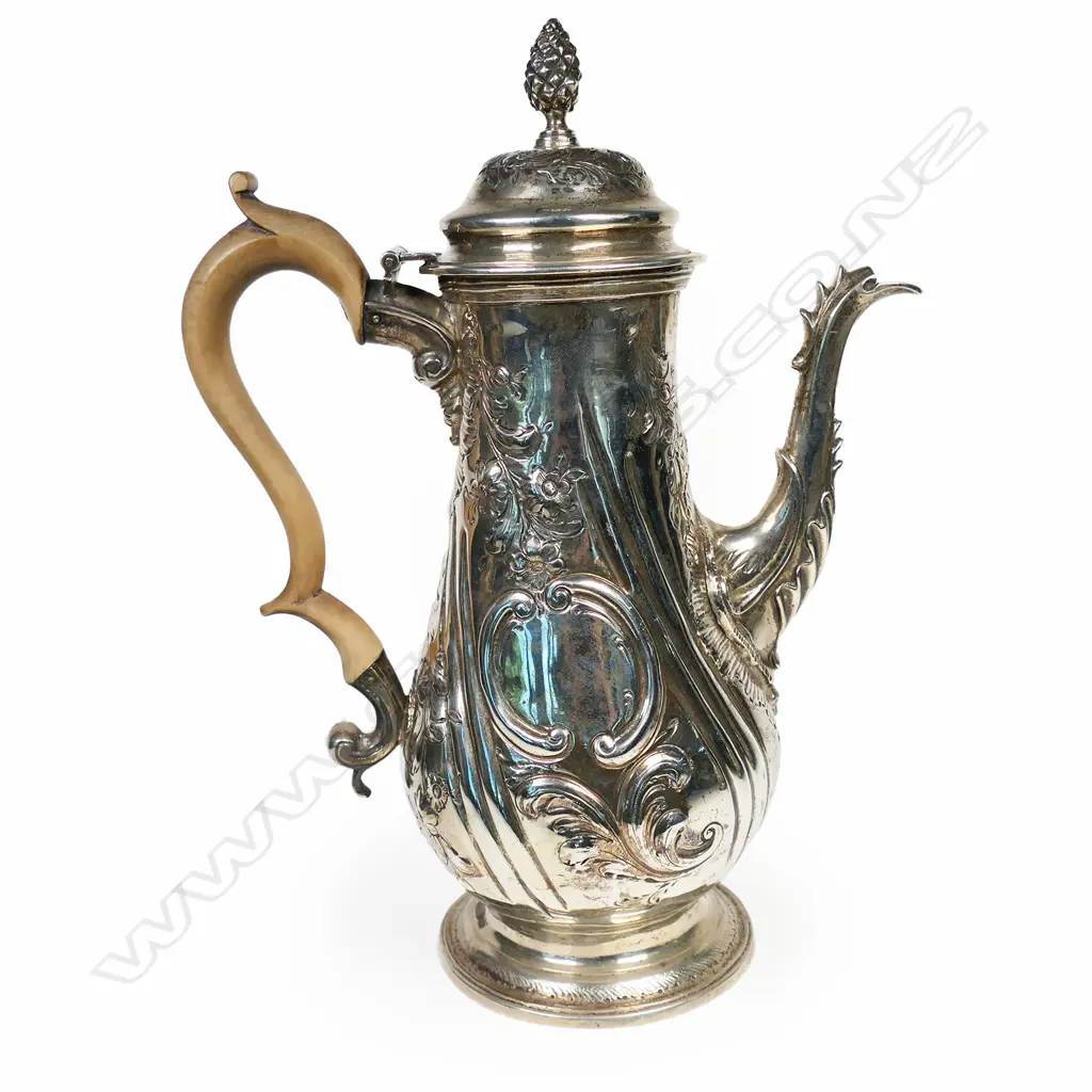 A George I silver baluster coffee pot, Image 1++