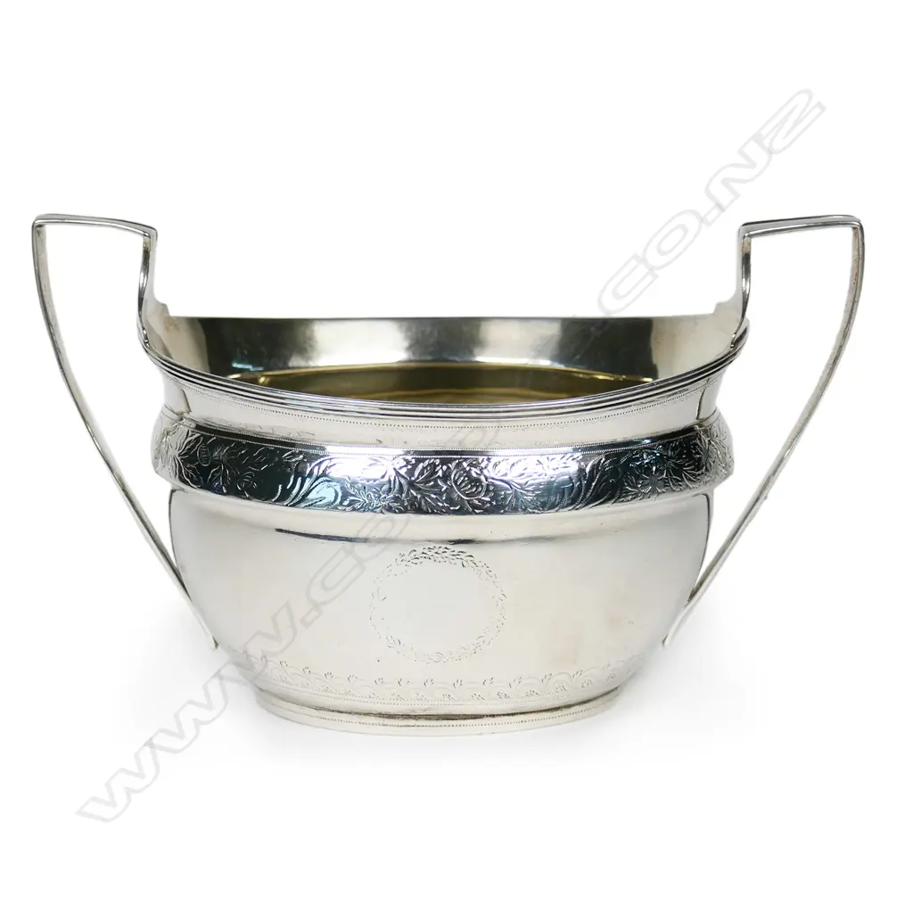 A George III silver sugar bowl, Image 1++