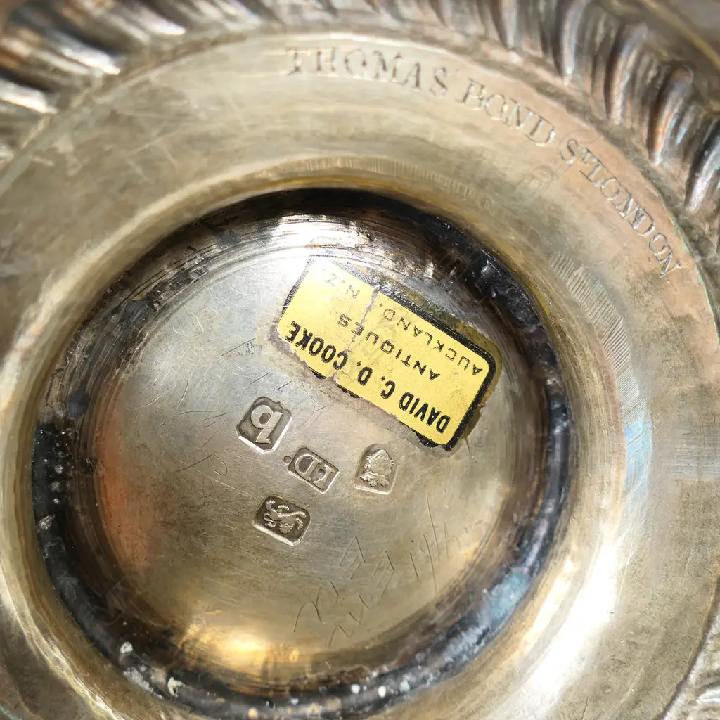 A George III silver tankard, Image 1++