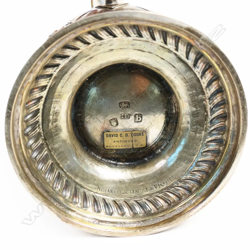 A George III silver tankard, Image 1++