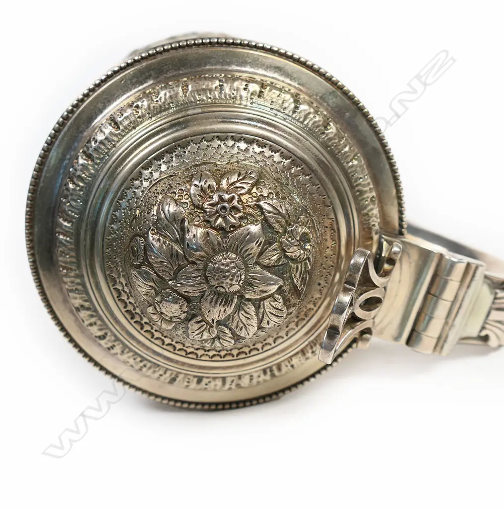 A George III silver tankard, Image 1++