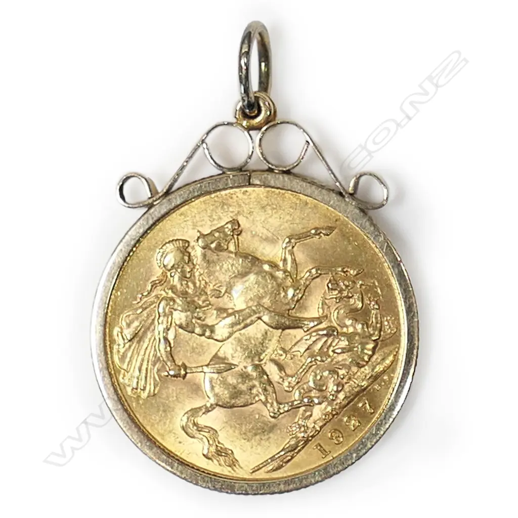 A 1927 gold full sovereign, Image 1++