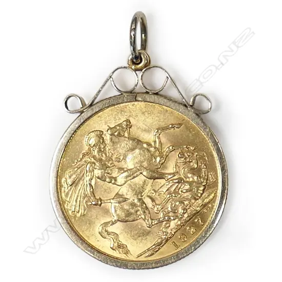 A 1927 gold full sovereign,