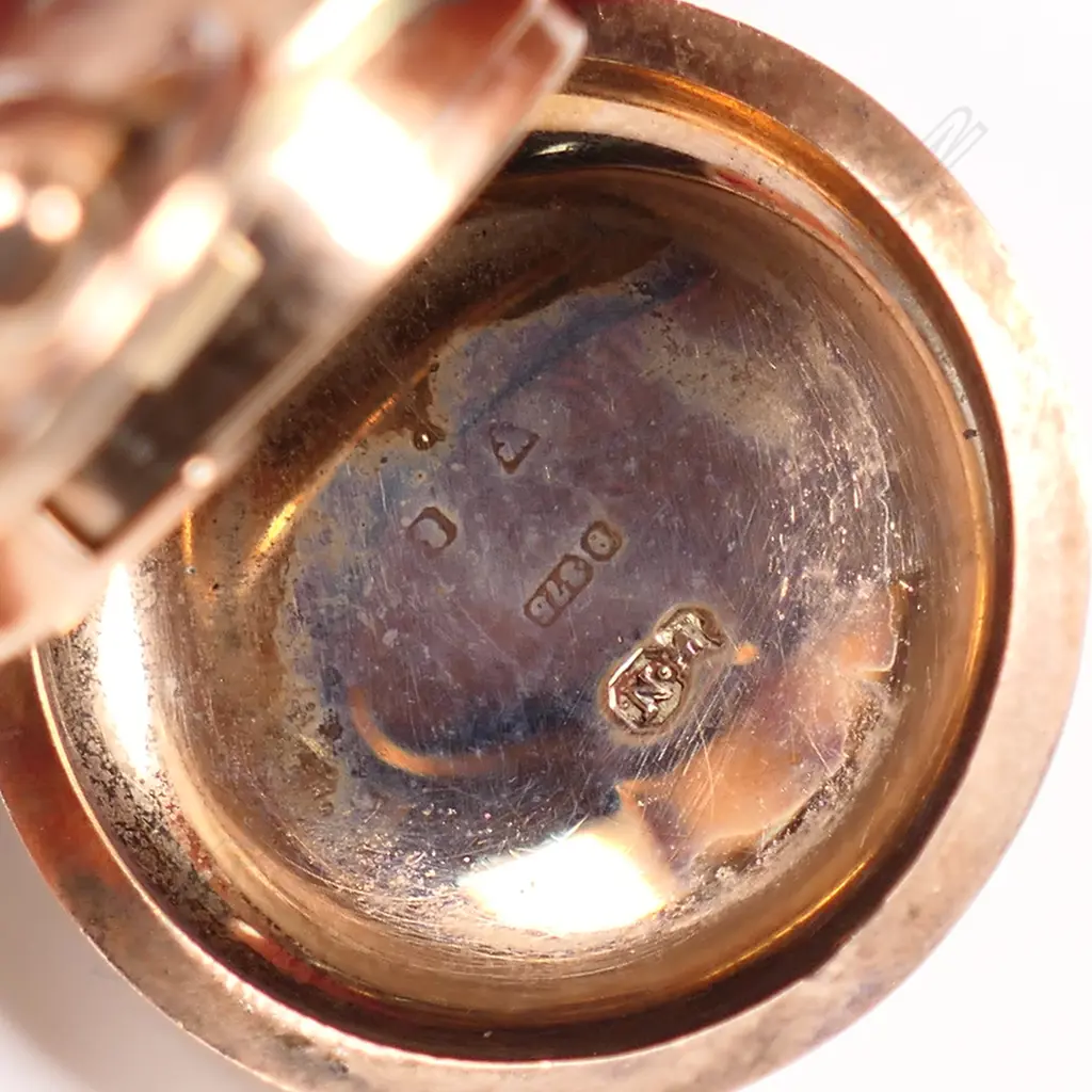 An Edwardian 9ct rose gold sovereign case, Image 1++