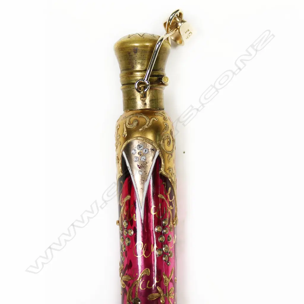 A c.1900 Venetian enamelled ruby glass scent phial with later 9ct gold pendant mount, Image 1++