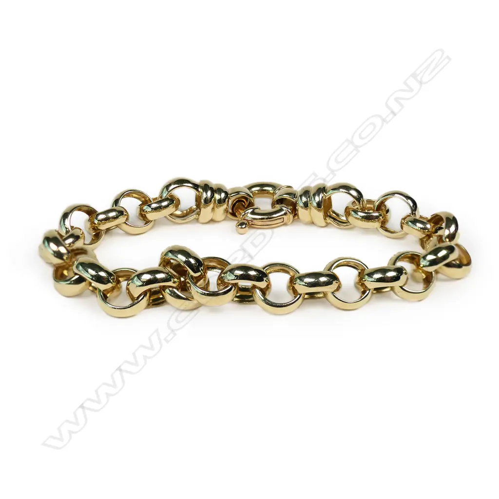 A classical 9ct yellow gold large belcher link bracelet, Image 1++