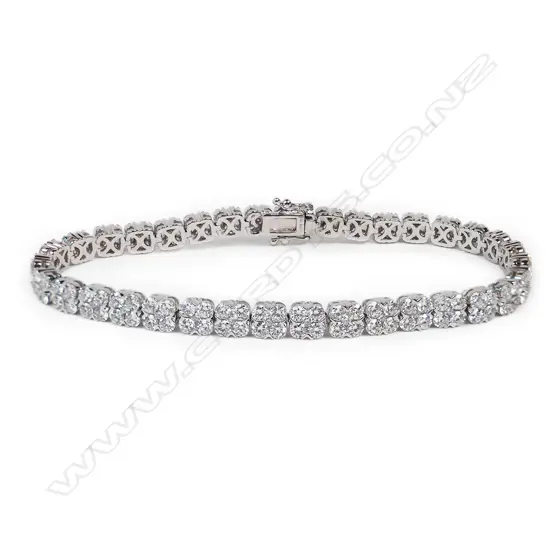 An 18ct white gold and diamond bracelet,