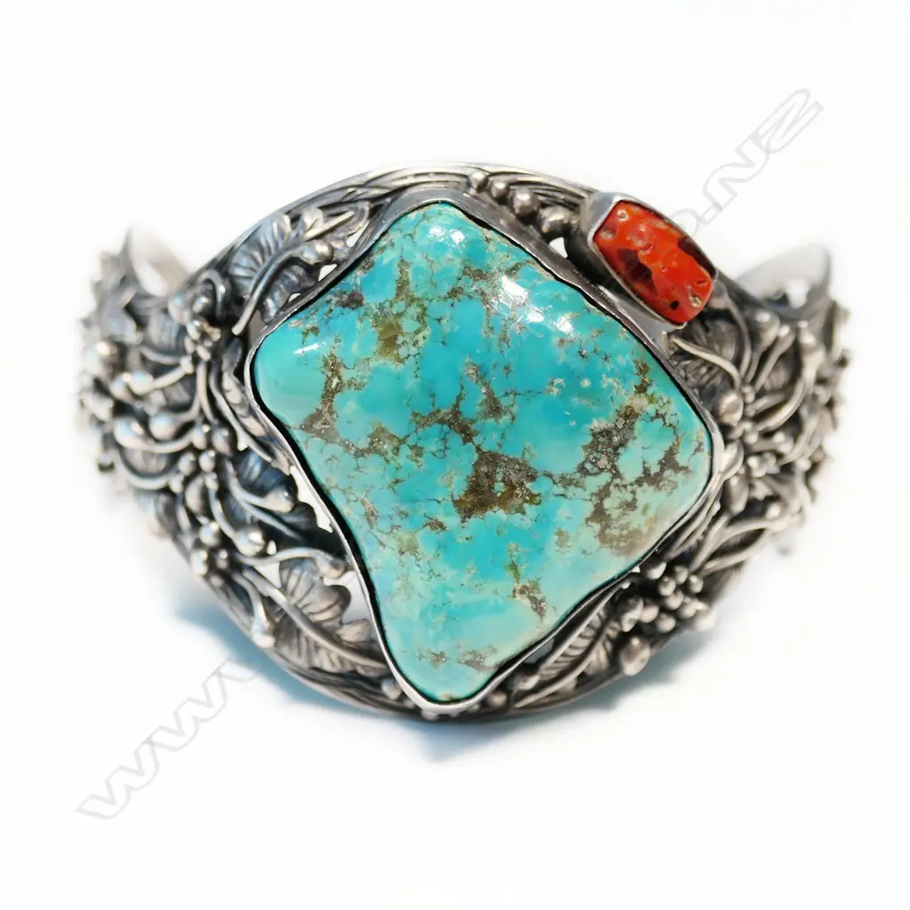 A vintage silver Arts and Crafts style cuff, Image 1++