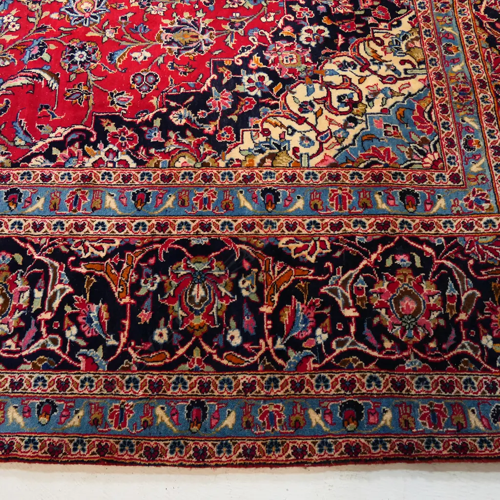 A large hand knotted Iranian Tabriz carpet 3 X 4m, Image 1++