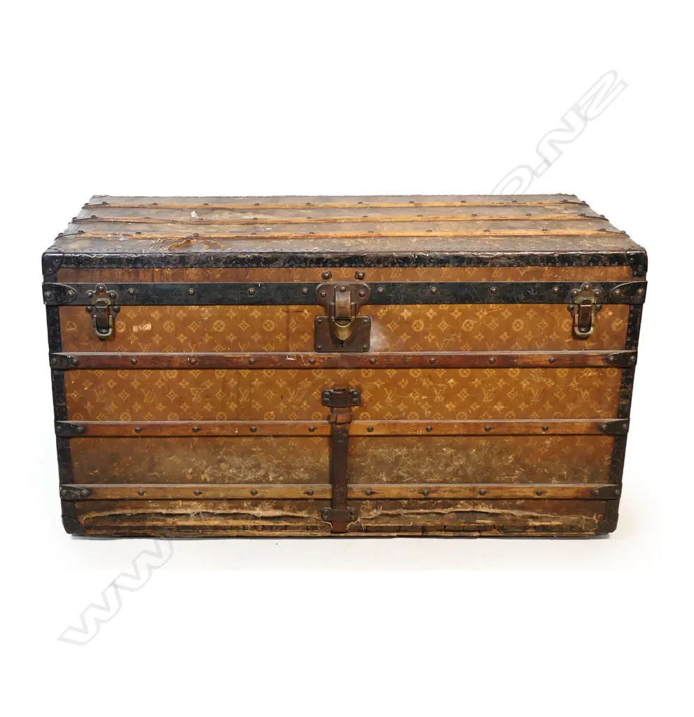 A large vintage Louis Vuitton steamer trunk, Image 1++