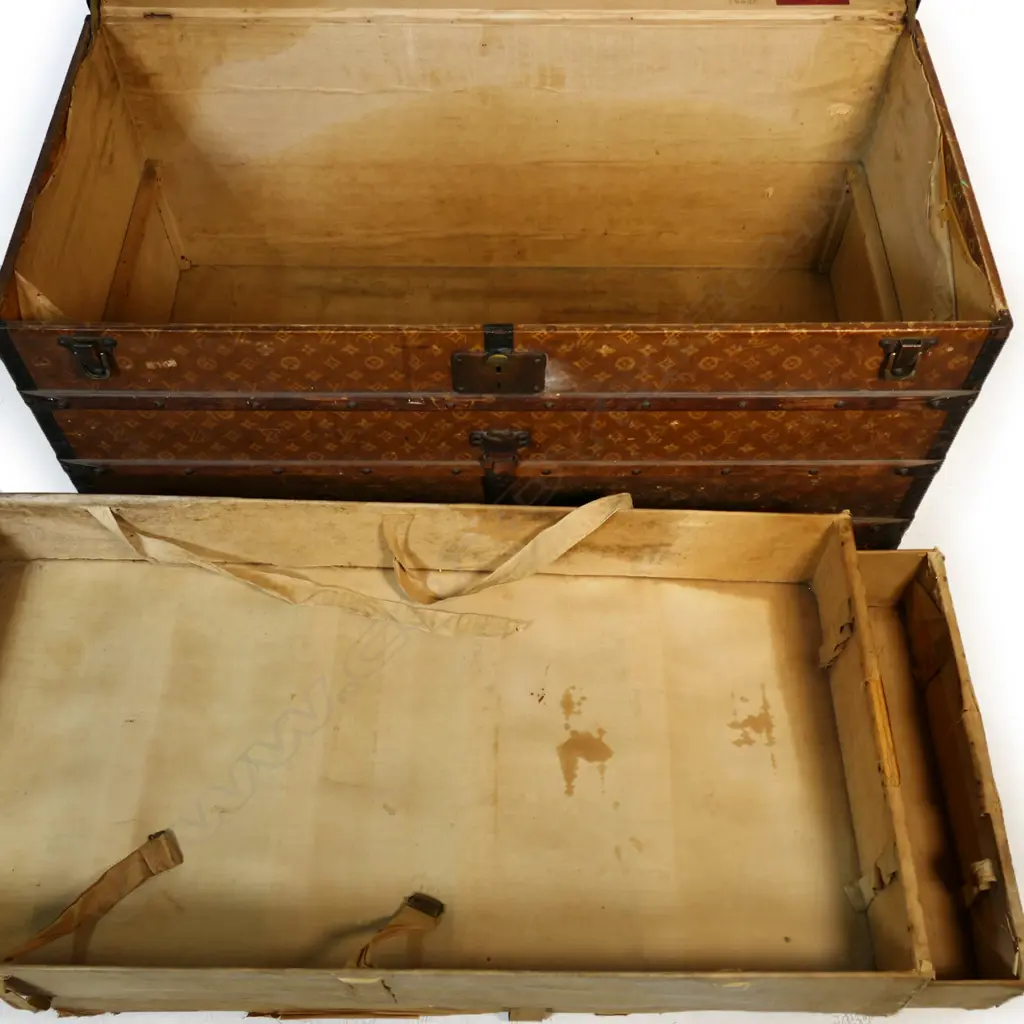 A large vintage Louis Vuitton steamer trunk, Image 1++