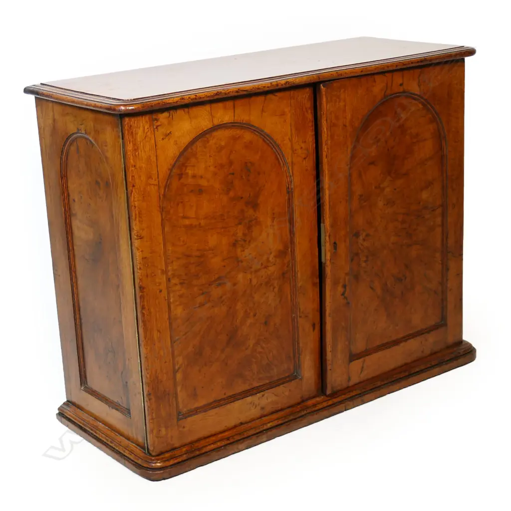 A Victorian figured oak estate cabinet, Image 1++