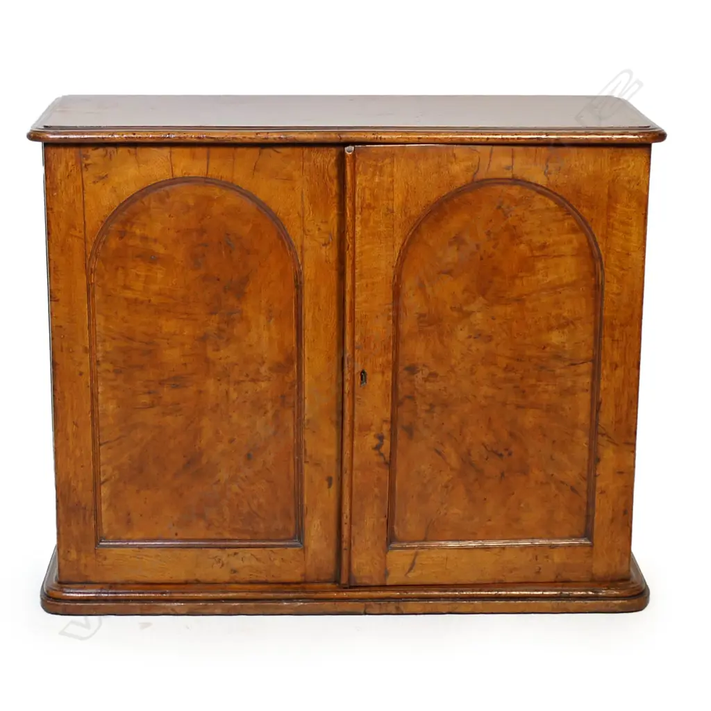 A Victorian figured oak estate cabinet, Image 1++