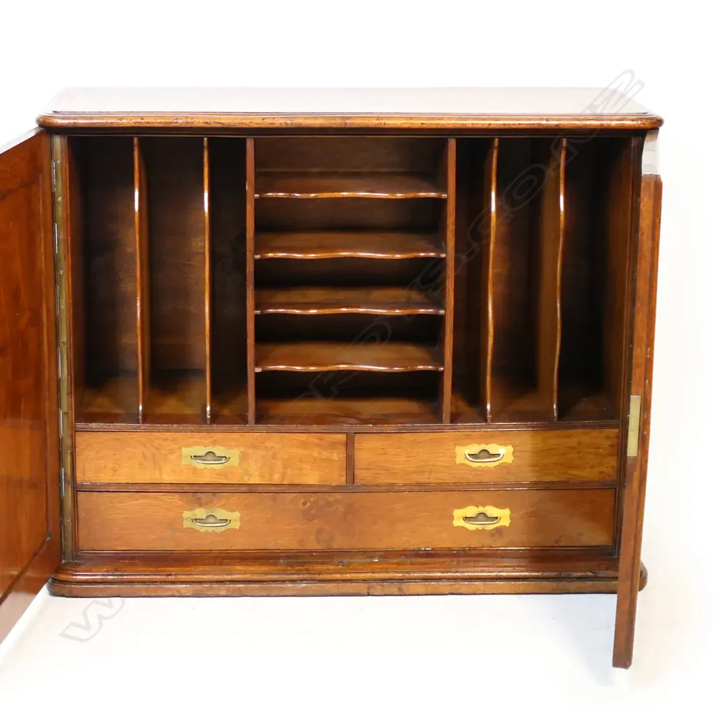 A Victorian figured oak estate cabinet, Image 1++