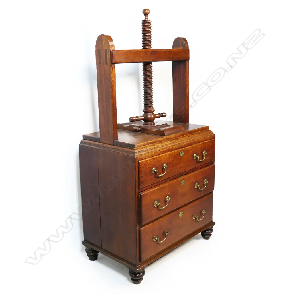 A Georgian oak book press chest of drawers, Image 1++