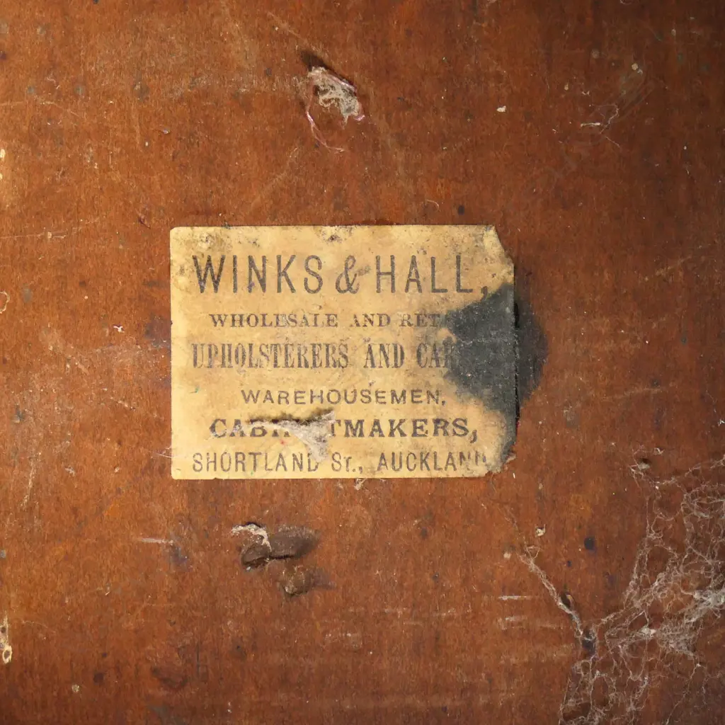 A New Zealand colonial Winks & Hall (Auckland) kauri side table, Image 1++