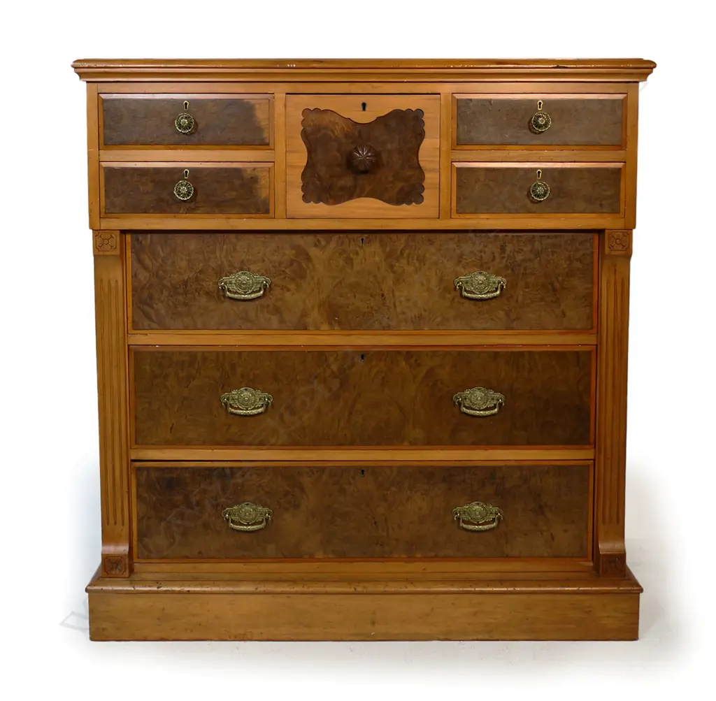 A colonial kauri scotch chest, Image 1++