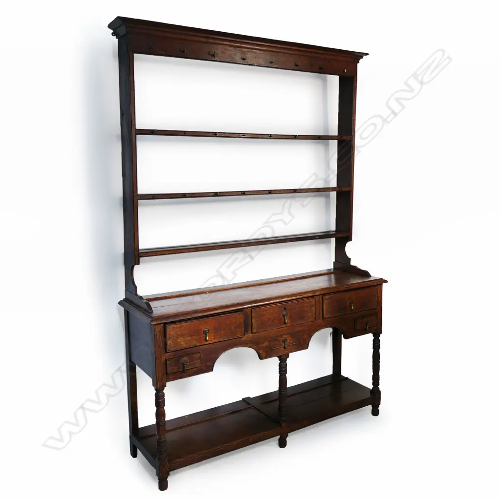 A Georgian country oak Welsh dresser, Image 1++
