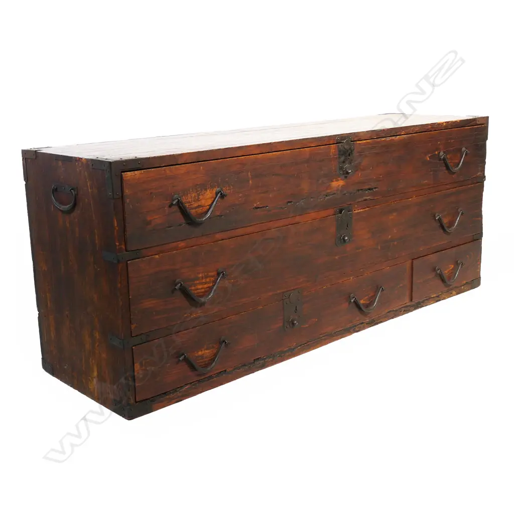 An uncommon Japanese Edo period Katana Dansu (katana sword chest), Image 1++