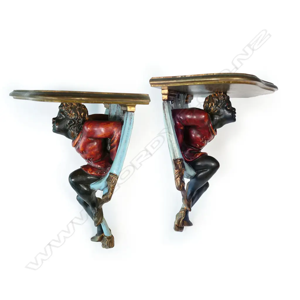 A pair of antique style figurative wall brackets, Image 1++