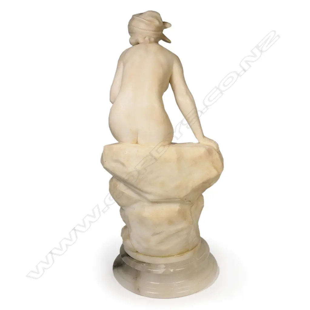 An early 1900s Art Deco marble figurine, Image 1++