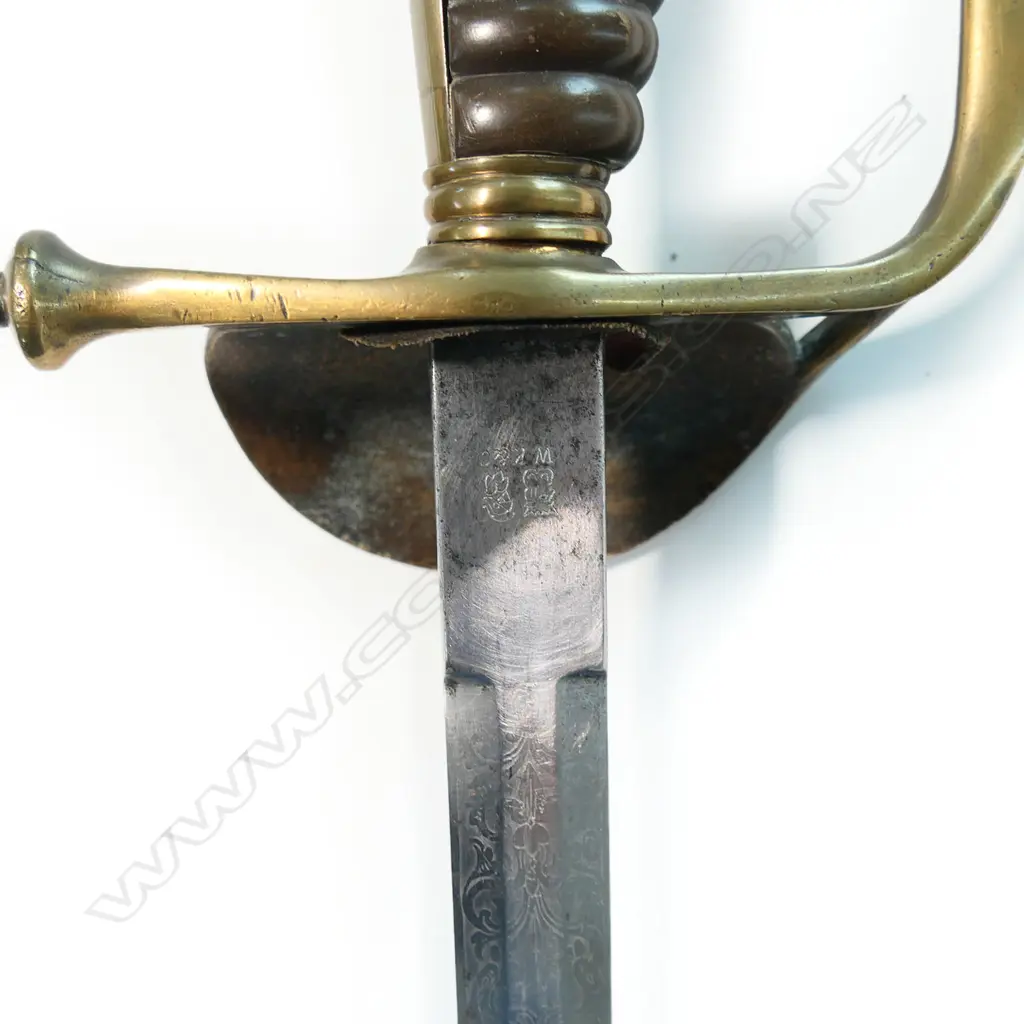 A late 19thC British Grenadier Guards sword, Image 1++