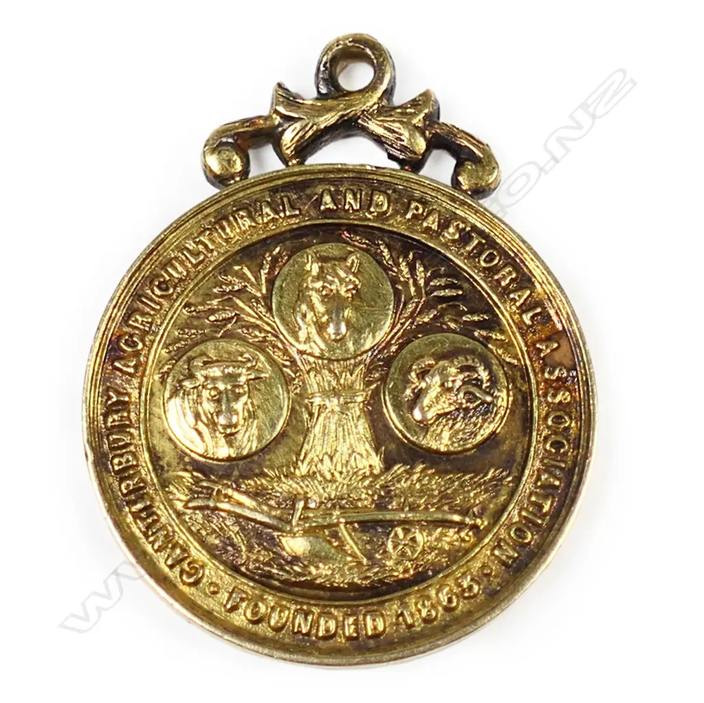 A 1907 'CANTERBURY AGRICULTURAL AND PASTORAL ASSOCIATION FOUNDED 1863' gilded 15ct gold medal, Image 1++