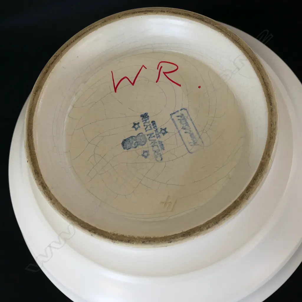 A large hand potted Crown Lynn vase, Image 1++