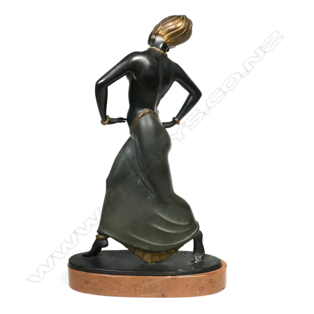 An Art Deco bronze Balinese dancer figurine, Image 1++