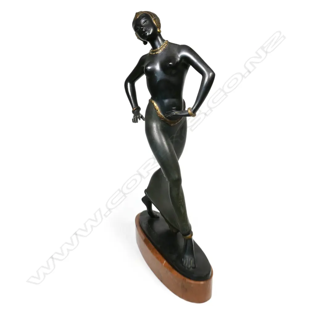 An Art Deco bronze Balinese dancer figurine, Image 1++