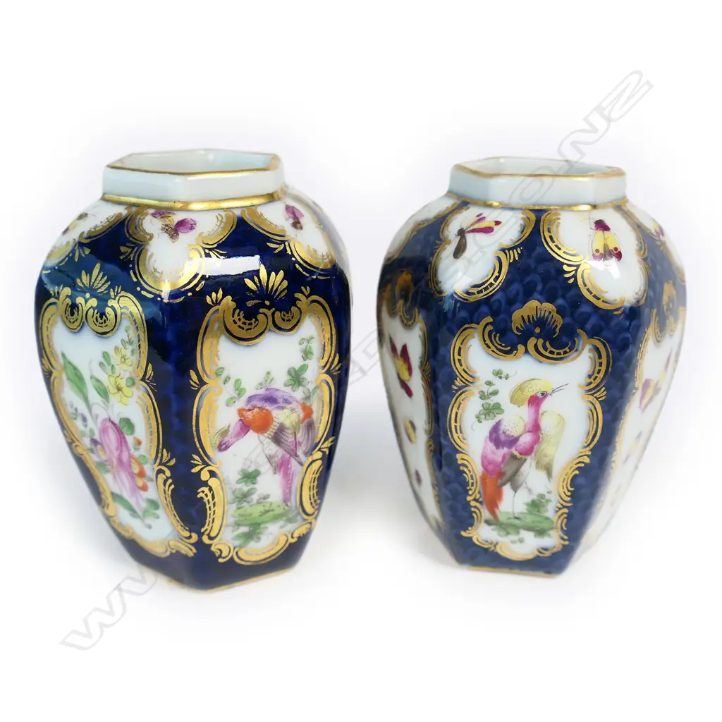 A pair of 18thC Worcester style small  jars, Image 1++