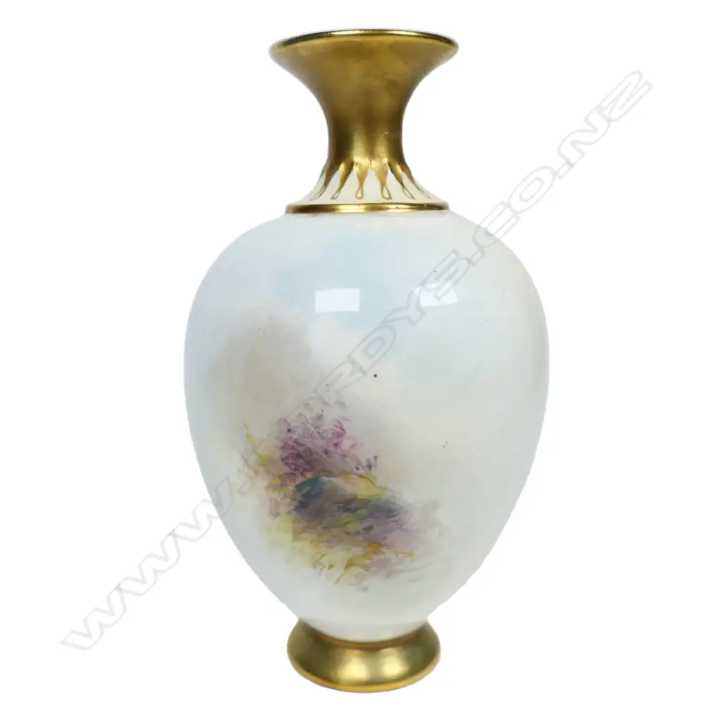 A Royal Worcester Highland cattle vase, Image 1++