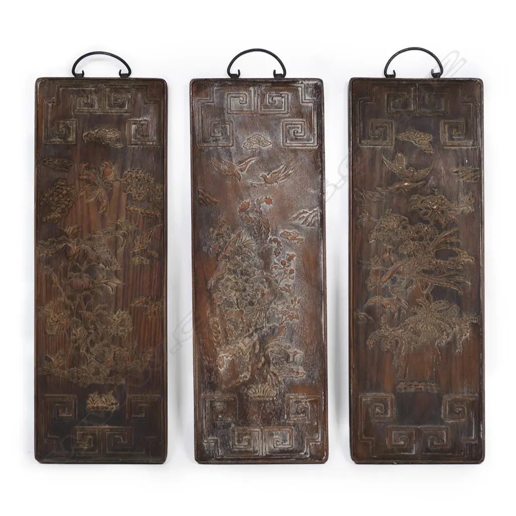 Set of three Chinese carved wood panels, Image 1++
