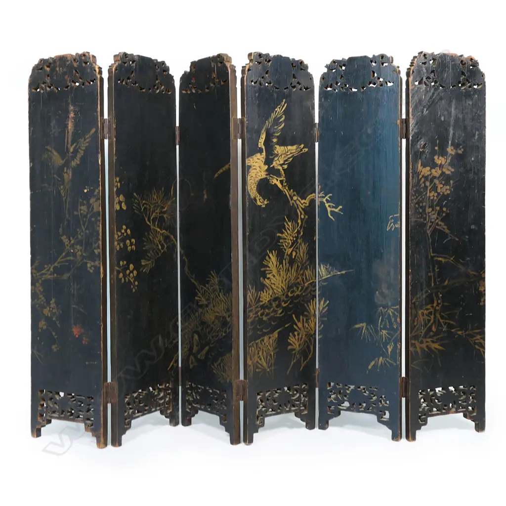 An early 20thC Chinese six panel carved low screen, Image 1++