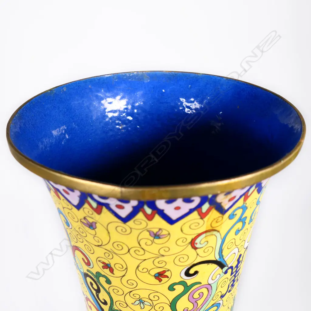An impressive large Chinese cloisonne vase, Image 1++
