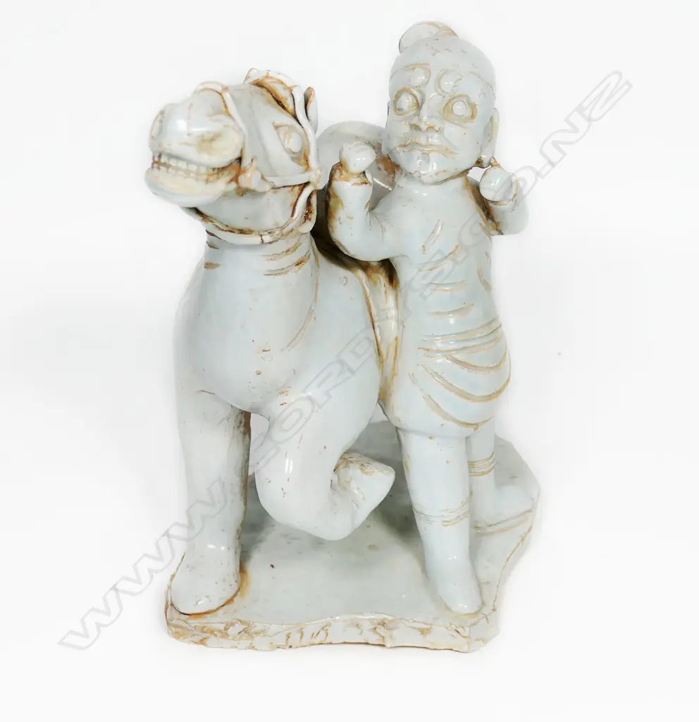 Chinese Ming Dynasty style porcelain figure of an archer with horse, Image 1++