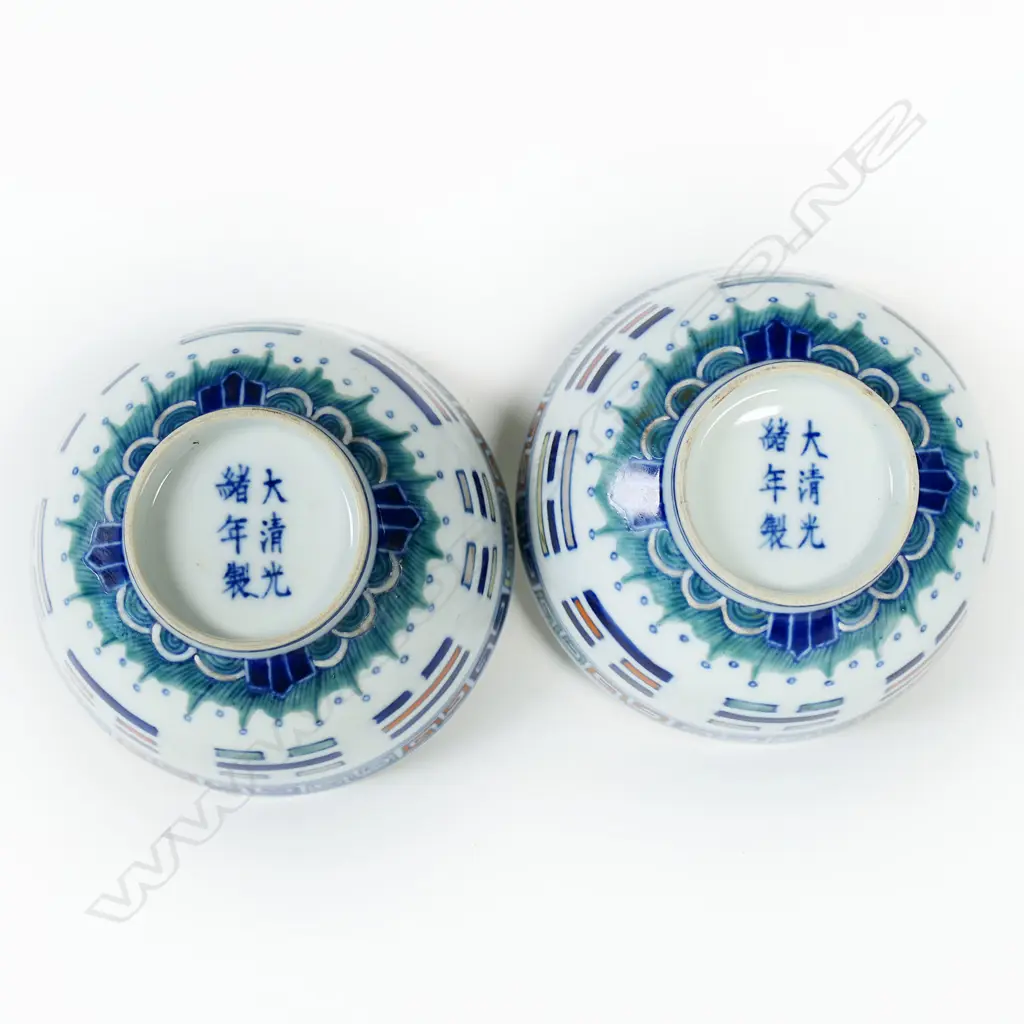 A pair of Chinese doucai bowls, Image 1++