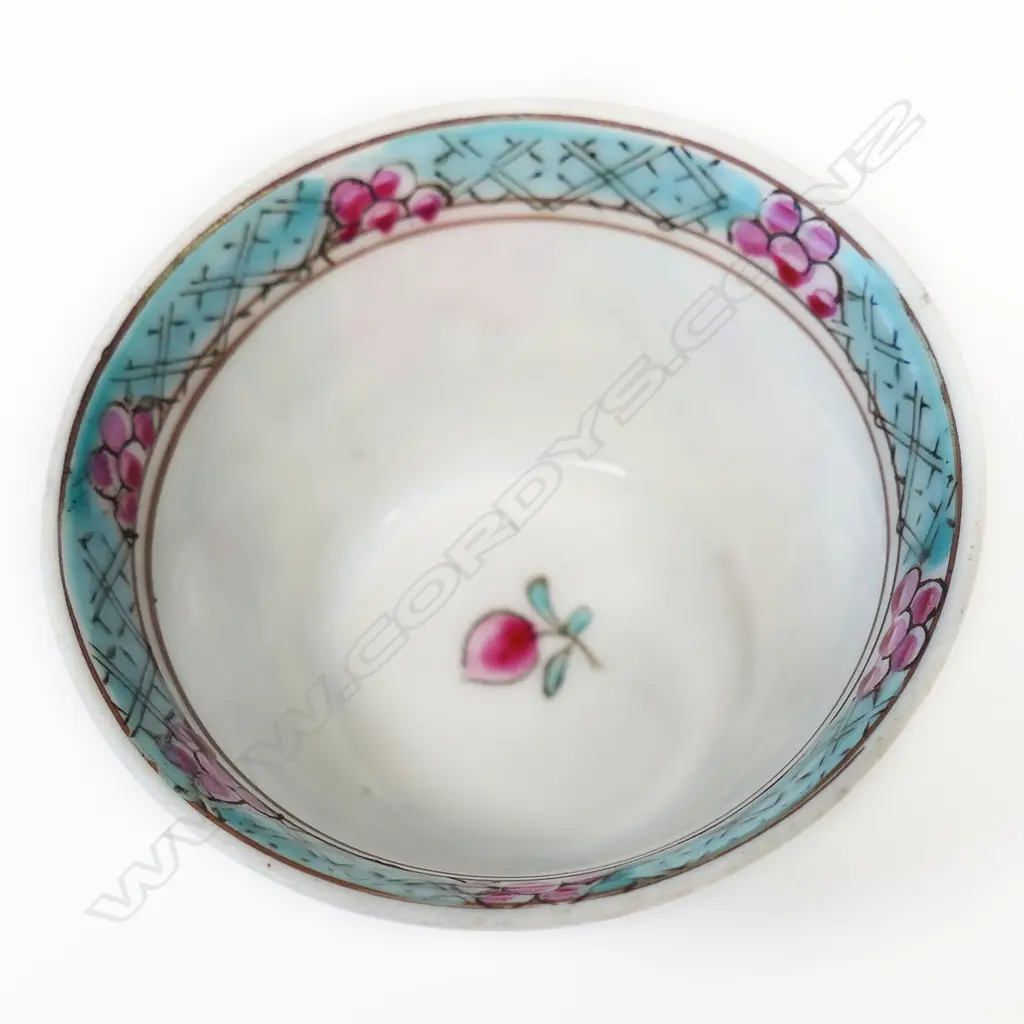 A set of six Chinese famille rose enamelled cups and saucers, Image 1++