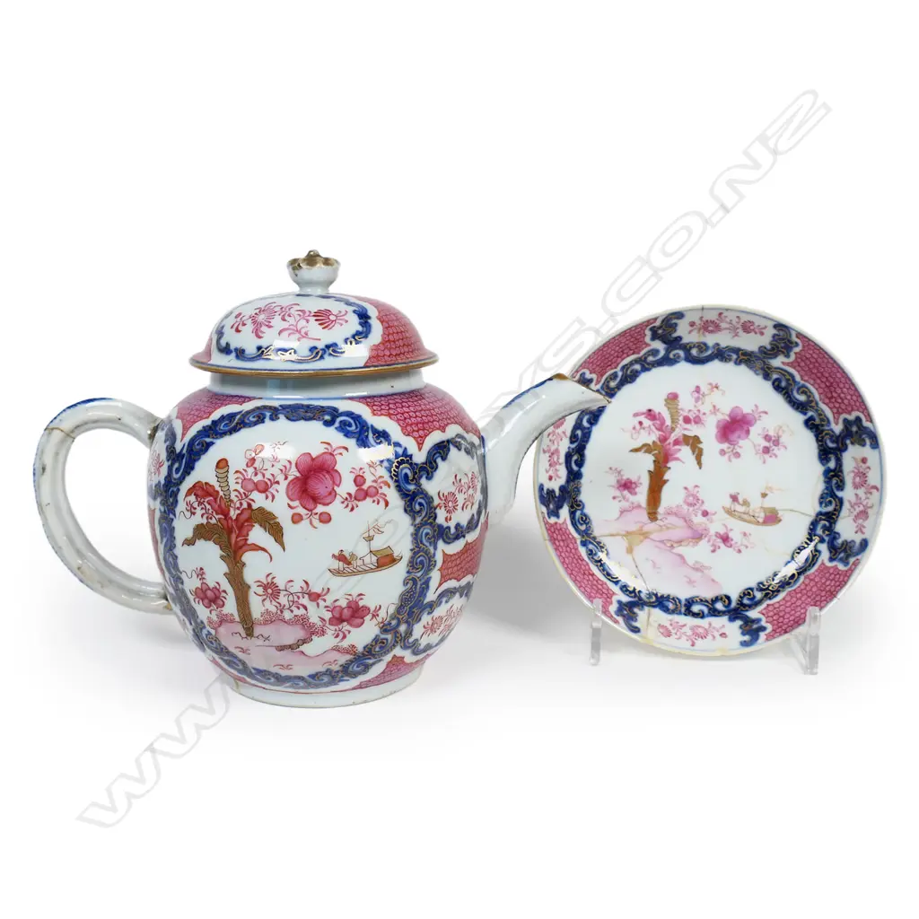 Late 18thC Chinese famille rose teapot and saucer dish, Image 1++
