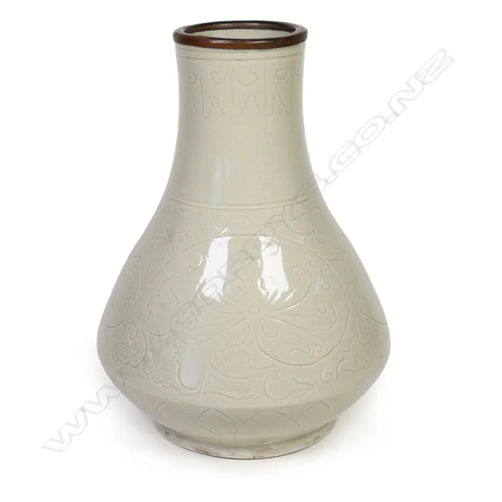 A Chinese pear shape Ding style vase, Image 1++