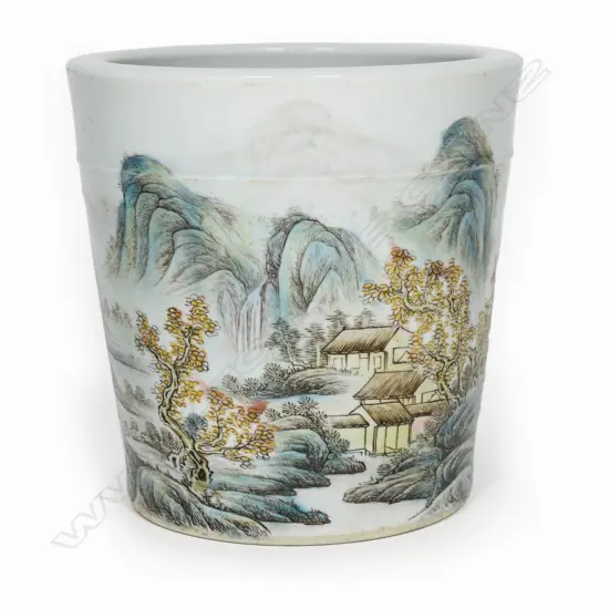 A Chinese porcelain brush pot,