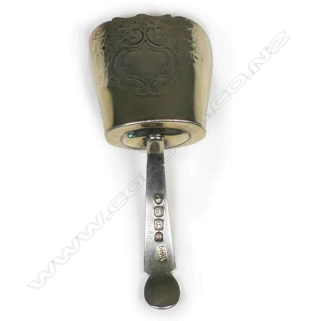 A George III silver caddy spoon, Image 1++
